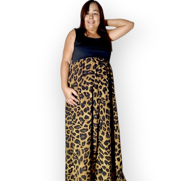 Elegant Animal Print Maxi Dress - Picture 3 of 10